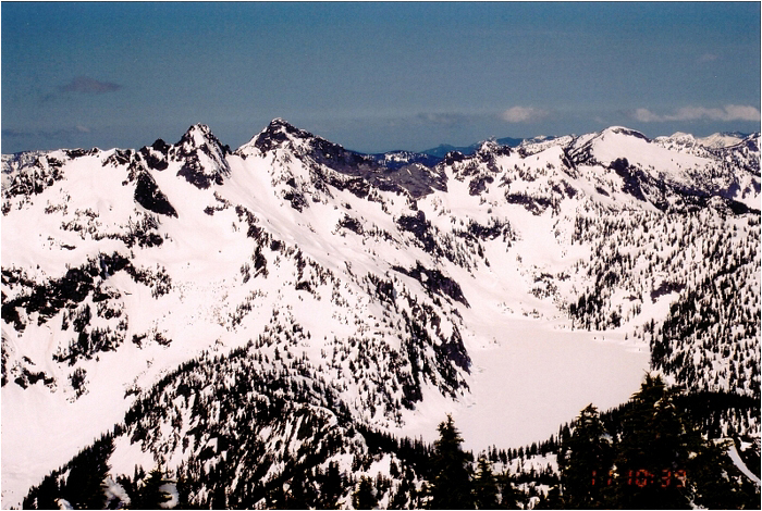 Sweeping views of the Snoqualmie Pass area from high on Snoqualmie Mountain.